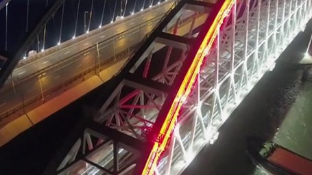 100 поездов за месяц по Крымскому мосту перевезли 85 тысяч пассажиров 100 поездов за месяц по Крымскому мосту перевезли 85 тысяч пассажиров
