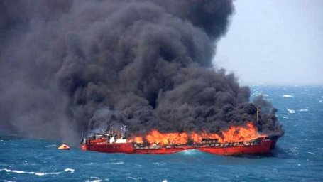 Пожар на танкерах: все пострадавшие моряки находятся в клинике Керчи