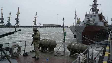 В Крыму назвали условие для прохождения украинских кораблей в Азовское море