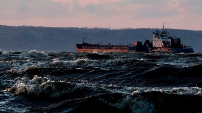 Шторм нарушил судоходство по Керченскому проливу Шторм нарушил судоходство по Керченскому проливу